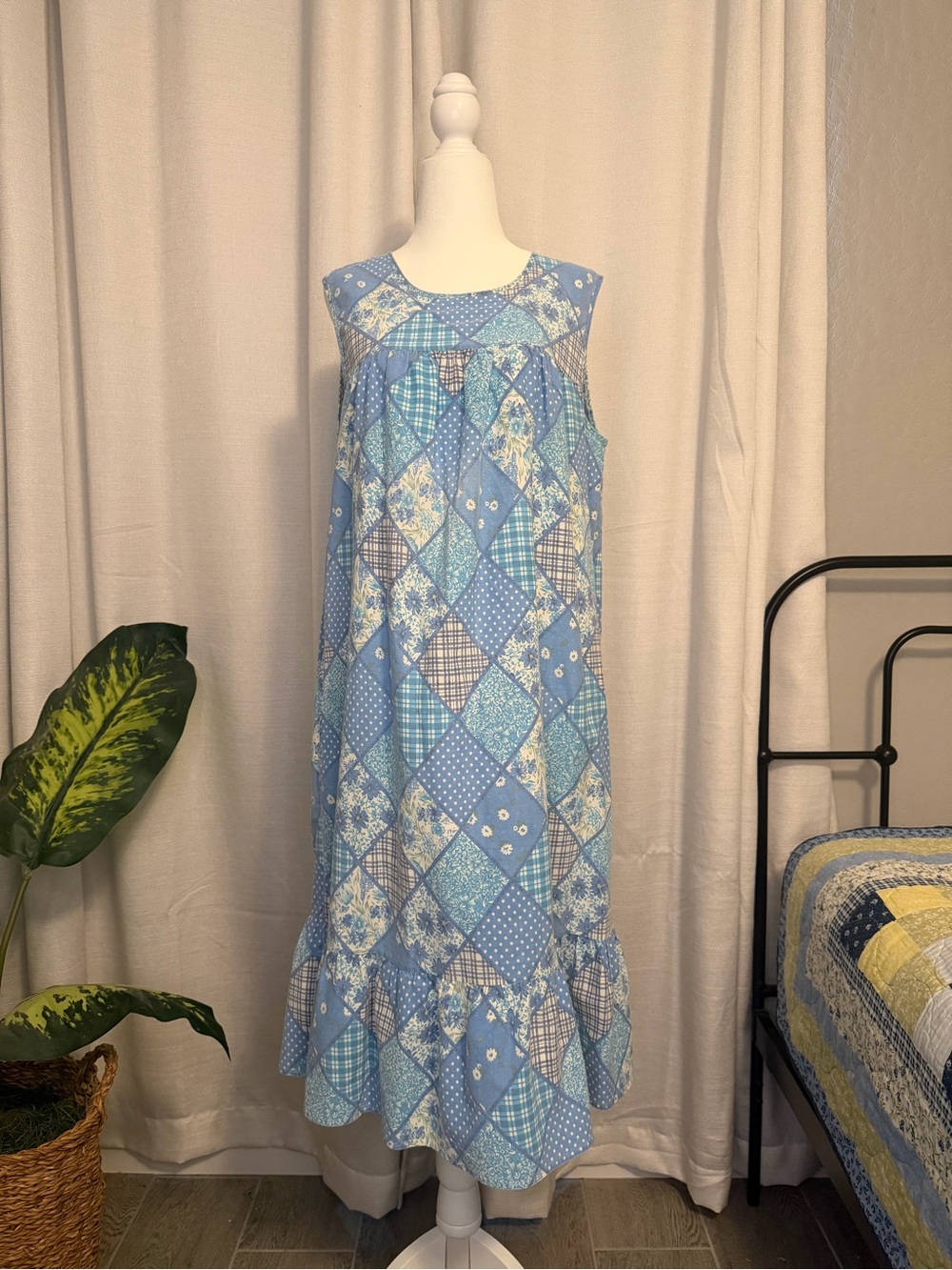 Vintage Y2K Anthony Richards Patchwork Print House Dress with Pockets Ruffle Hem
